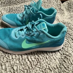 Nike Women's Teal and Mint Sneakers
